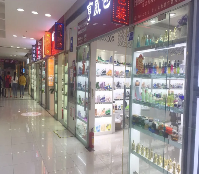 Chợ Bạch Mã  như một trung tâm thương mại lớn