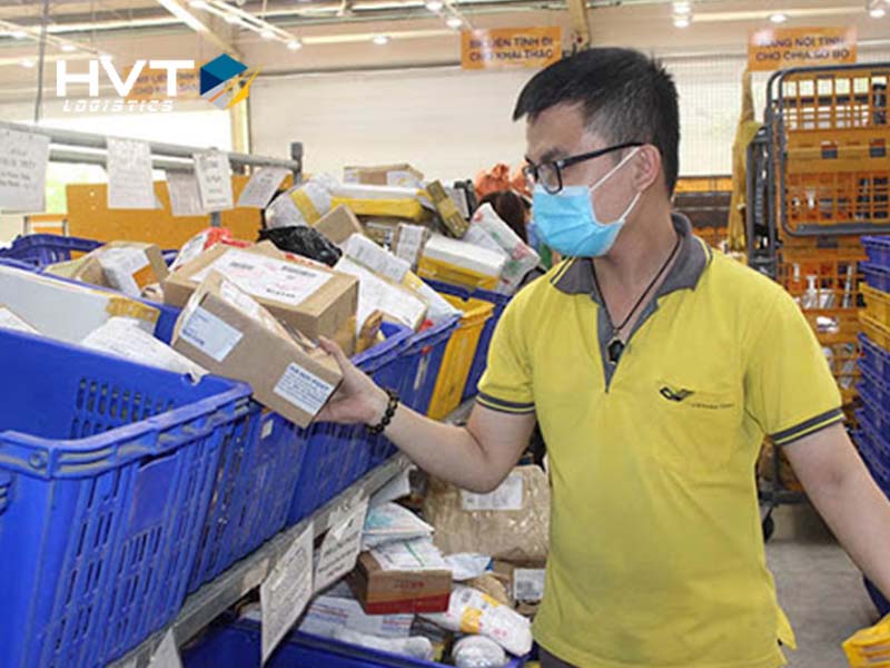Ưu điểm khi dùng dịch vụ chuyển phát nhanh của bưu điện