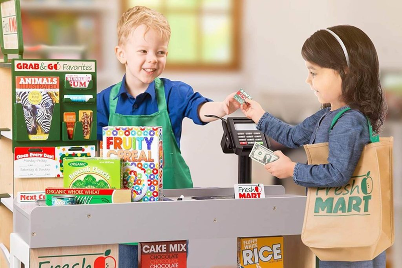 Các bé ở độ tuổi nào cũng có thể lựa chọn được những món đồ chơi Trung Quốc ưng ý