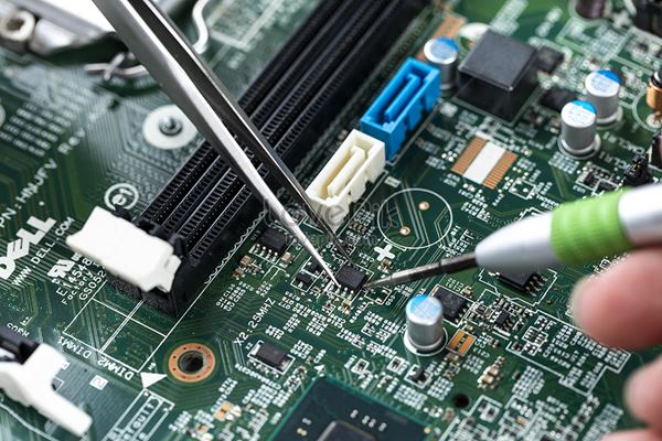 Các mặt hàng linh kiện điện tử Trung Quốc được đánh giá có chất lượng ngang ngửa với các hãng nổi tiếng ở châu Âu