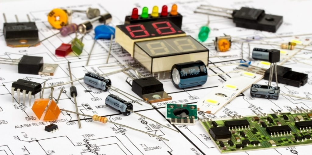 Nhập linh kiện điện tử Trung Quốc trực tiếp từ đầu mối buôn là phương thức khá thuận lợi, tuy nhiên có sự hạn chế về giá cả và mẫu mã